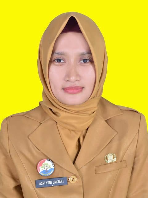 Pasfoto Asri Yuni Cahyani, S.Pd.