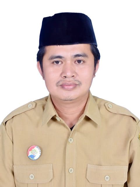 Pasfoto Dodi Tri B.